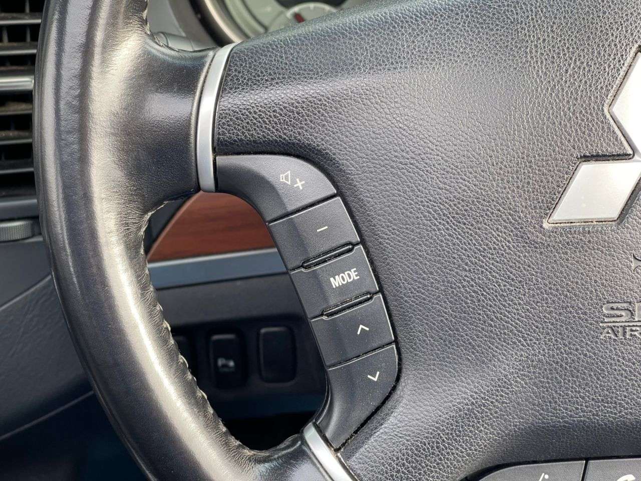 2012 MITSUBISHI SHOGUN 2012 MITSUBISHI SHOGUN