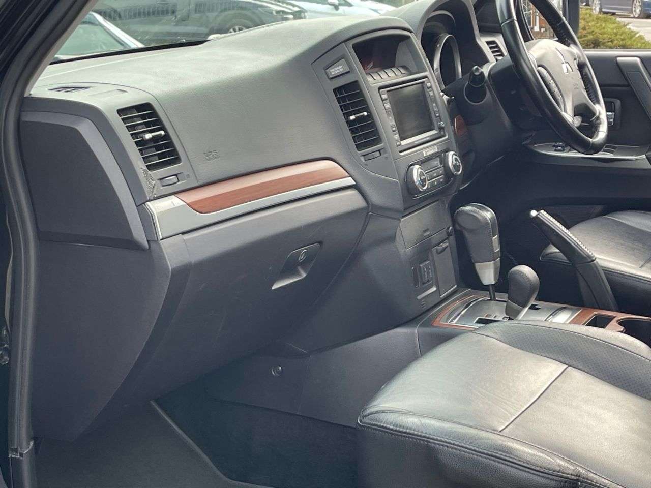 2012 MITSUBISHI SHOGUN 2012 MITSUBISHI SHOGUN