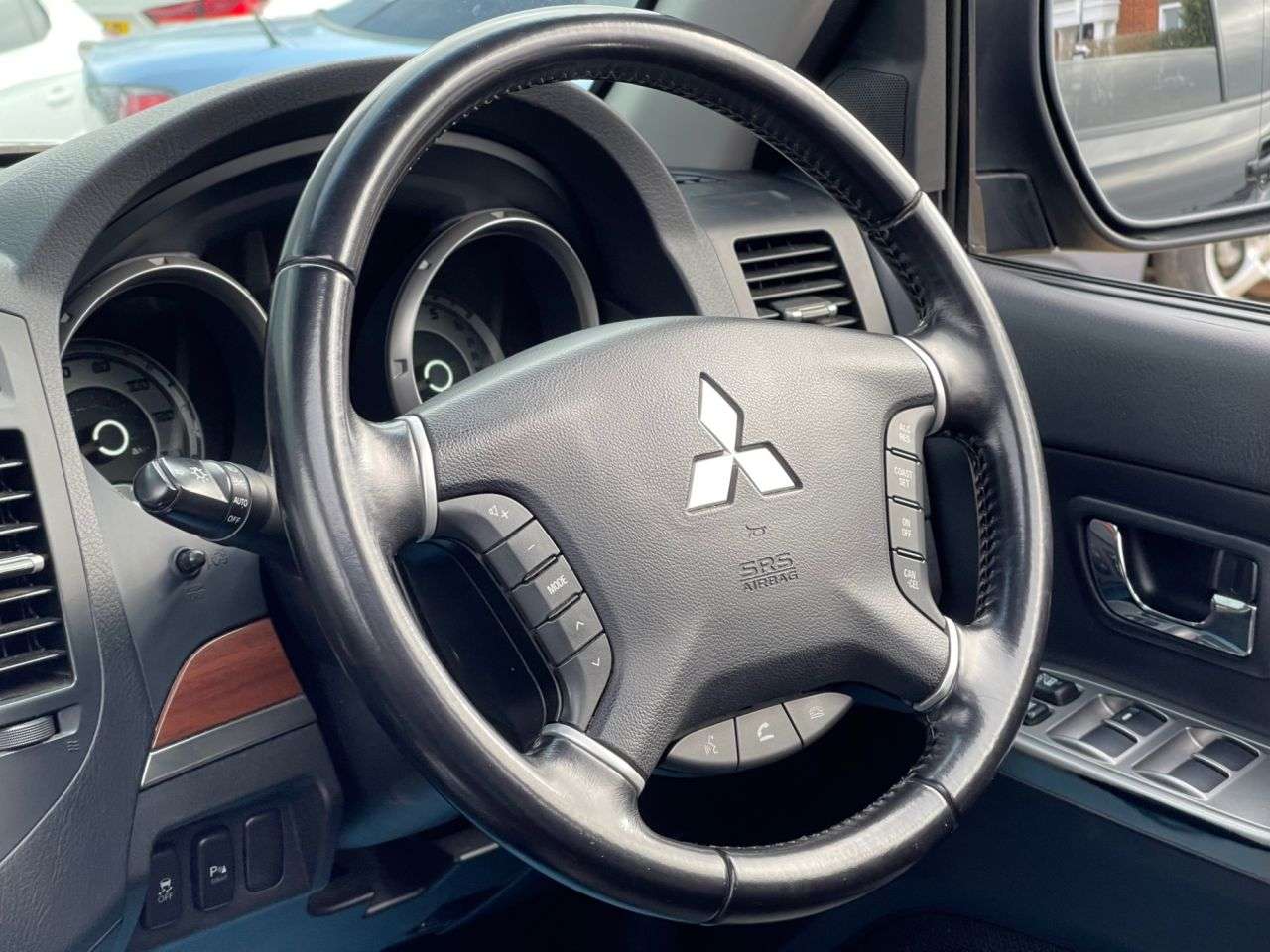 2012 MITSUBISHI SHOGUN 2012 MITSUBISHI SHOGUN