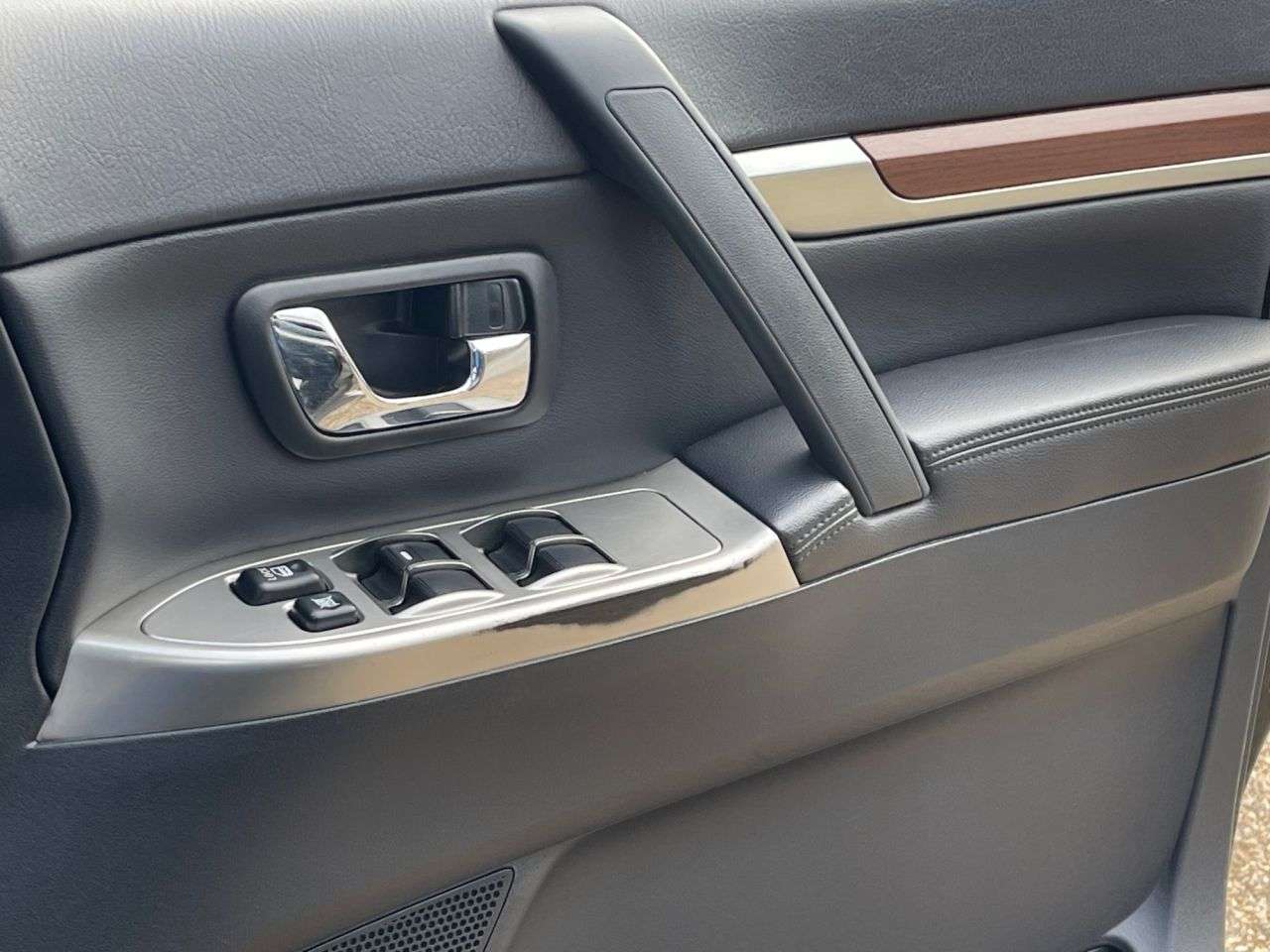 2012 MITSUBISHI SHOGUN 2012 MITSUBISHI SHOGUN