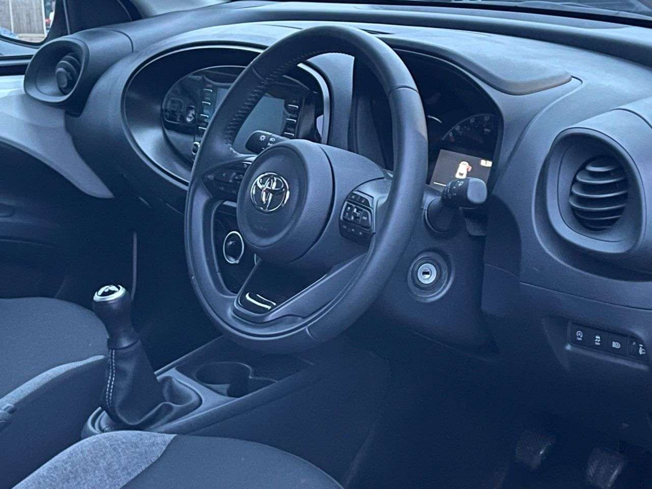 A 2023 TOYOTA AYGO X 1.0 VVT-i Pure Hatchback 5dr Petrol Manual Euro 6 (s/s) (72 ps) A 2023 TOYOTA AYGO X 1.0 VVT-i Pure Hatchback 5dr Petrol Manual Euro 6 (s/s) (72 ps)