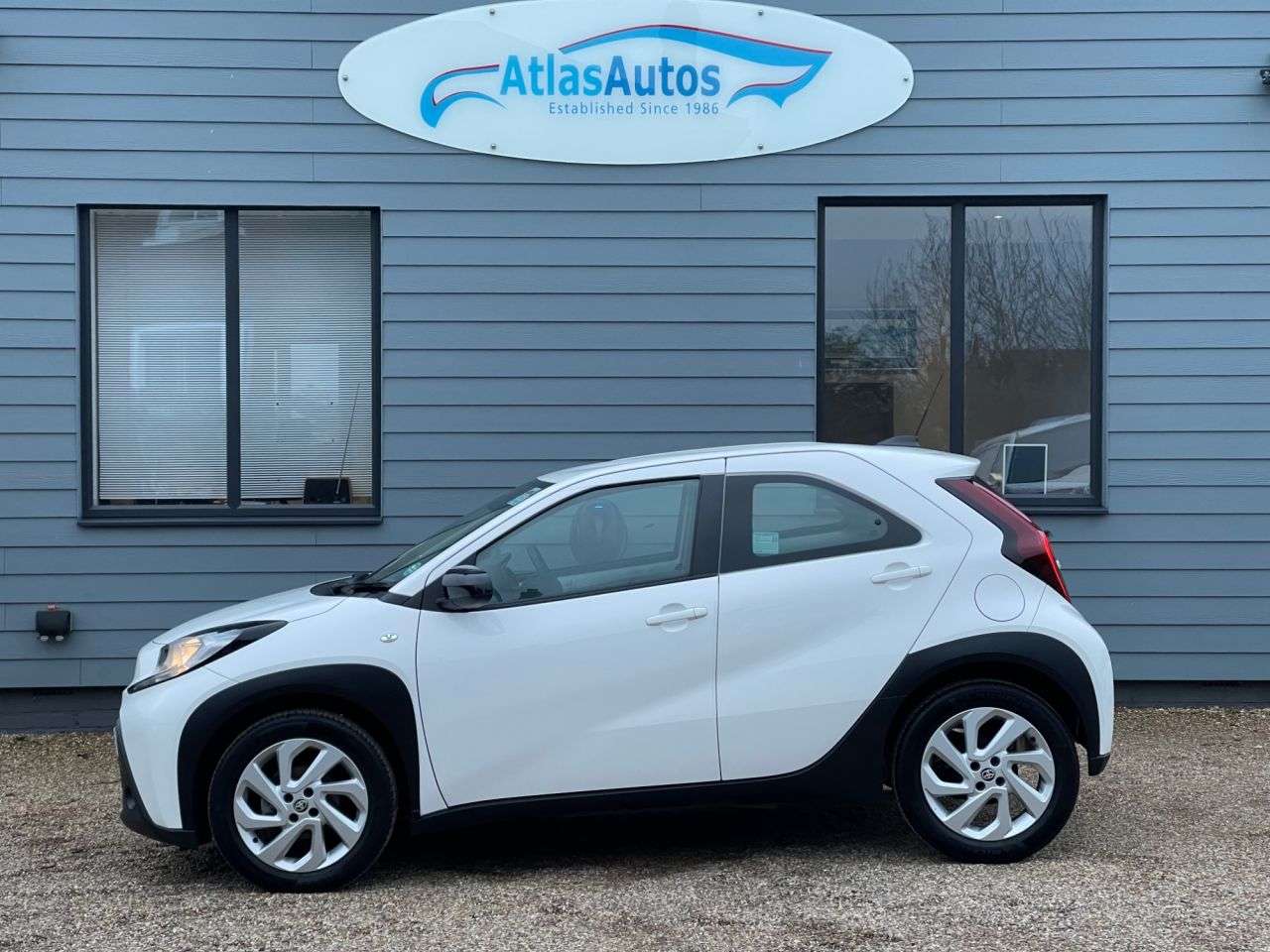 2023 TOYOTA AYGO X 2023 TOYOTA AYGO X