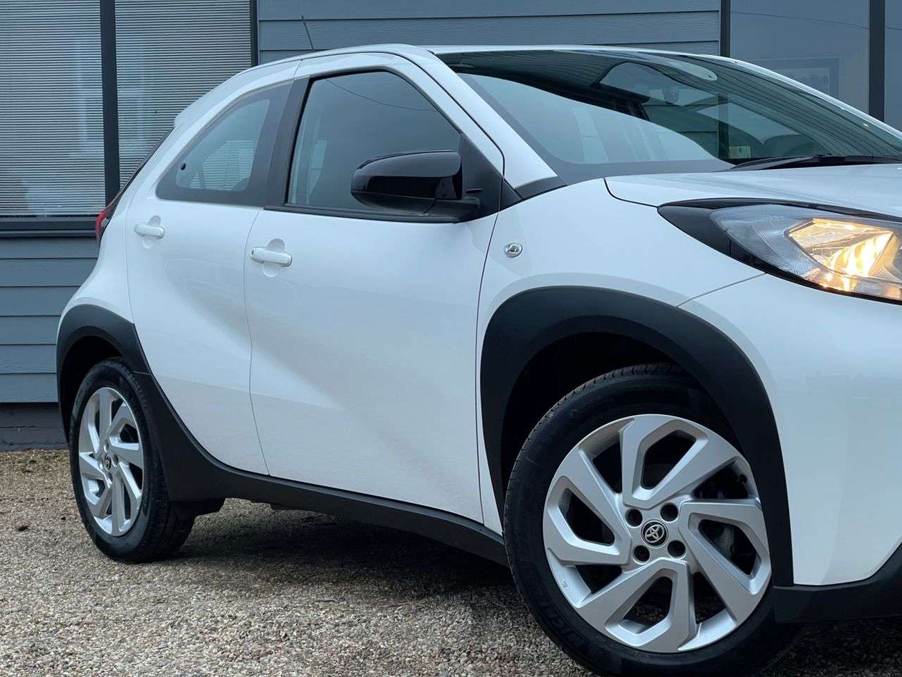 2023 TOYOTA AYGO X 2023 TOYOTA AYGO X