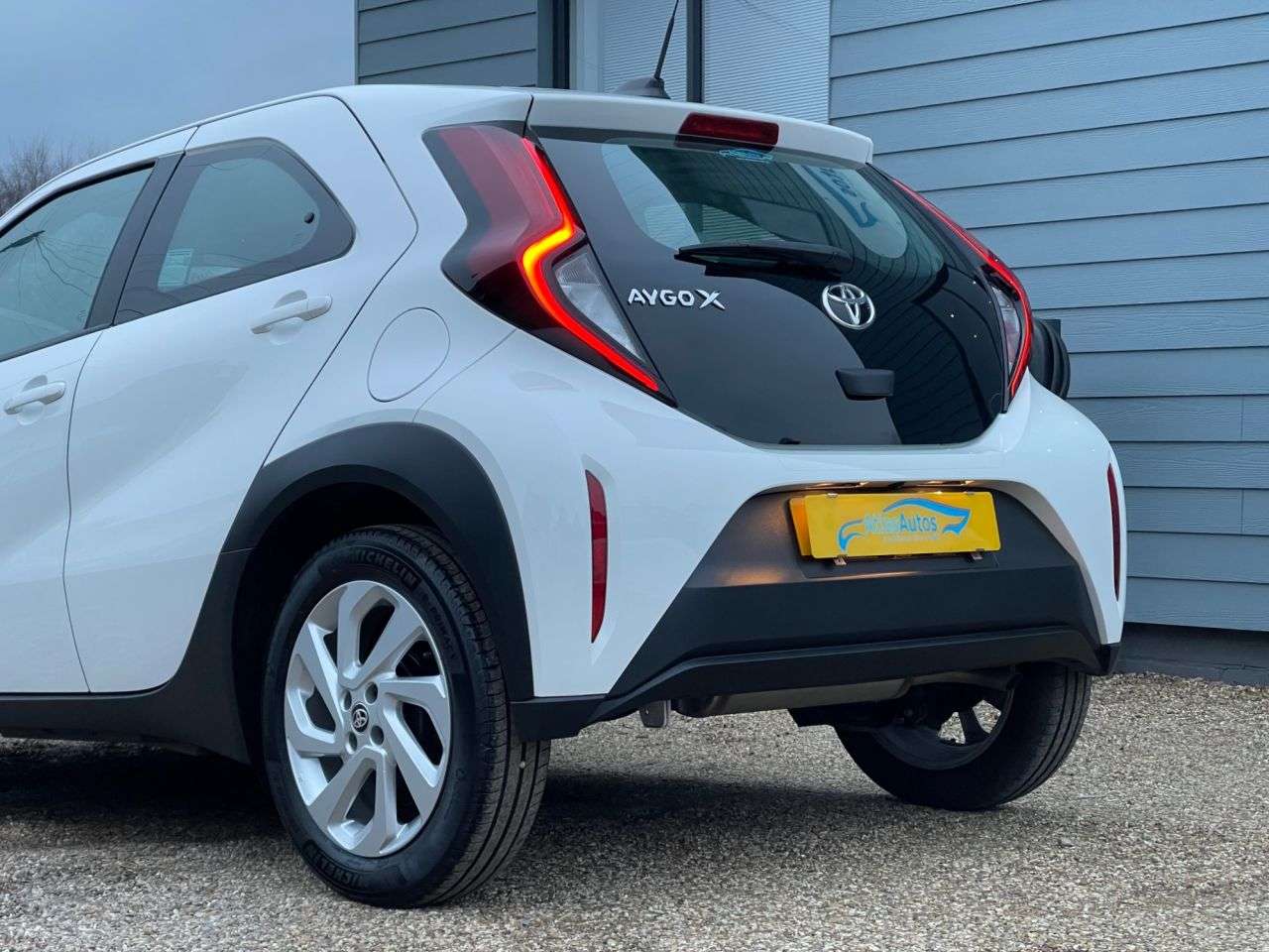 2023 TOYOTA AYGO X 2023 TOYOTA AYGO X