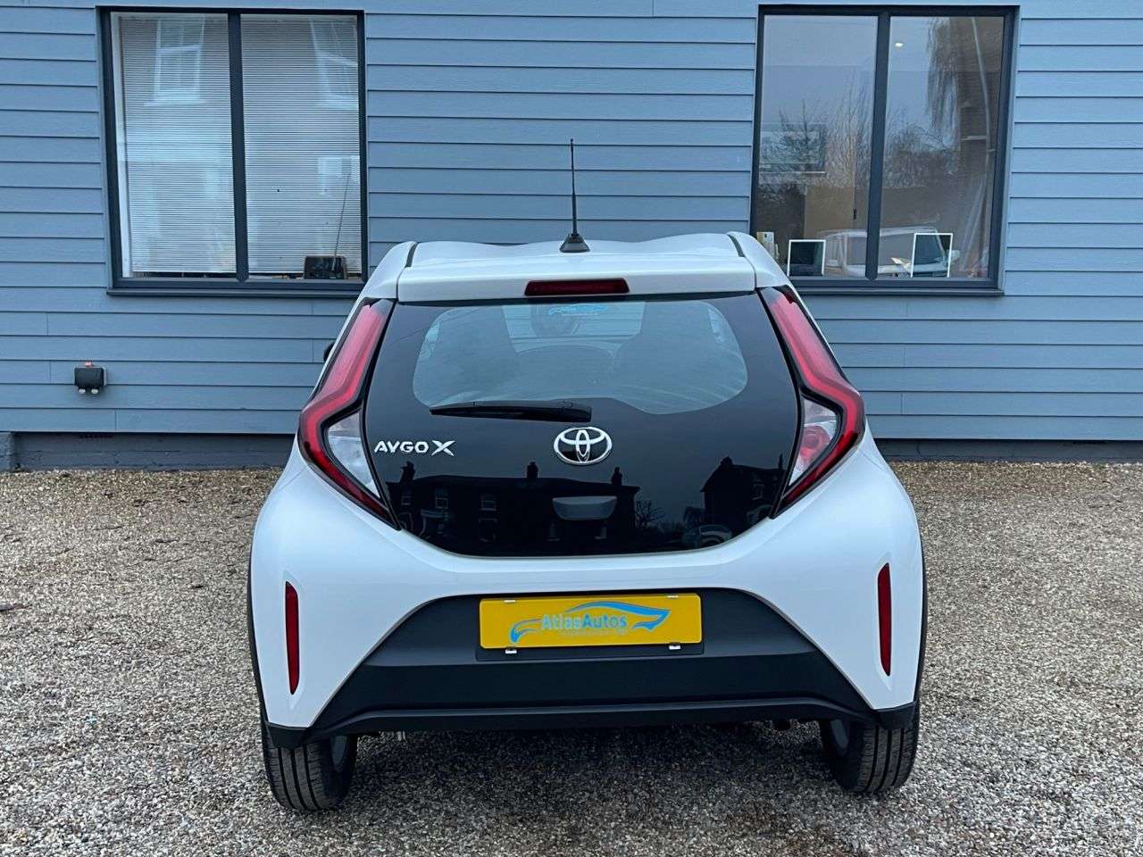 2023 TOYOTA AYGO X 2023 TOYOTA AYGO X