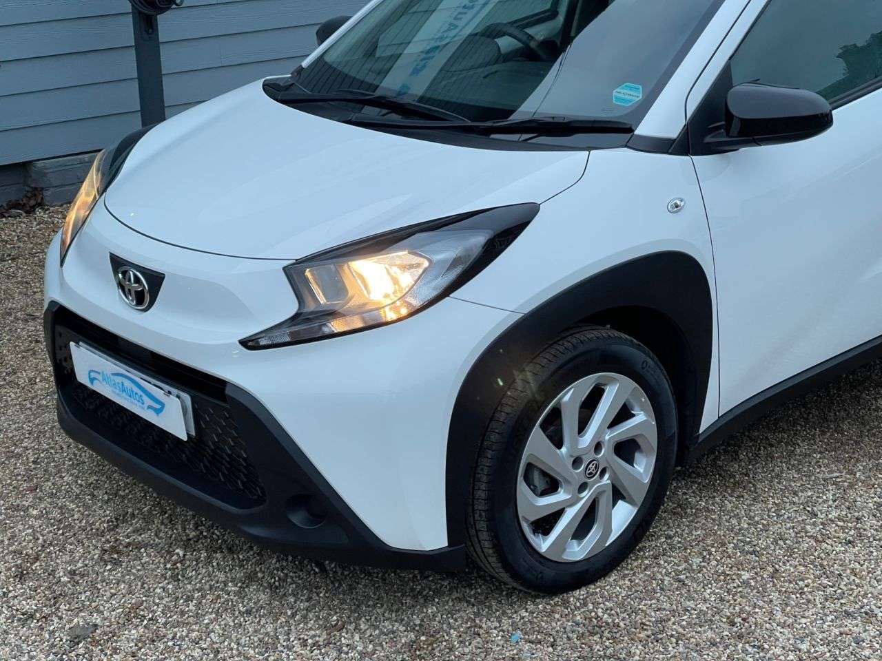 2023 TOYOTA AYGO X 2023 TOYOTA AYGO X