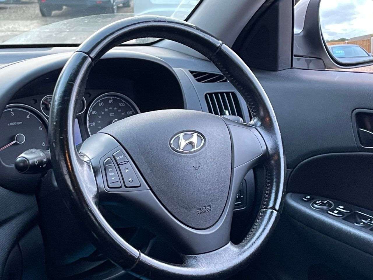 A 2010 HYUNDAI I30 1.6 CRDi Edition Hatchback 5dr Diesel Manual Euro 4 (115 ps) £35 ROAD TAX-U A 2010 HYUNDAI I30 1.6 CRDi Edition Hatchback 5dr Diesel Manual Euro 4 (115 ps) £35 ROAD TAX-U