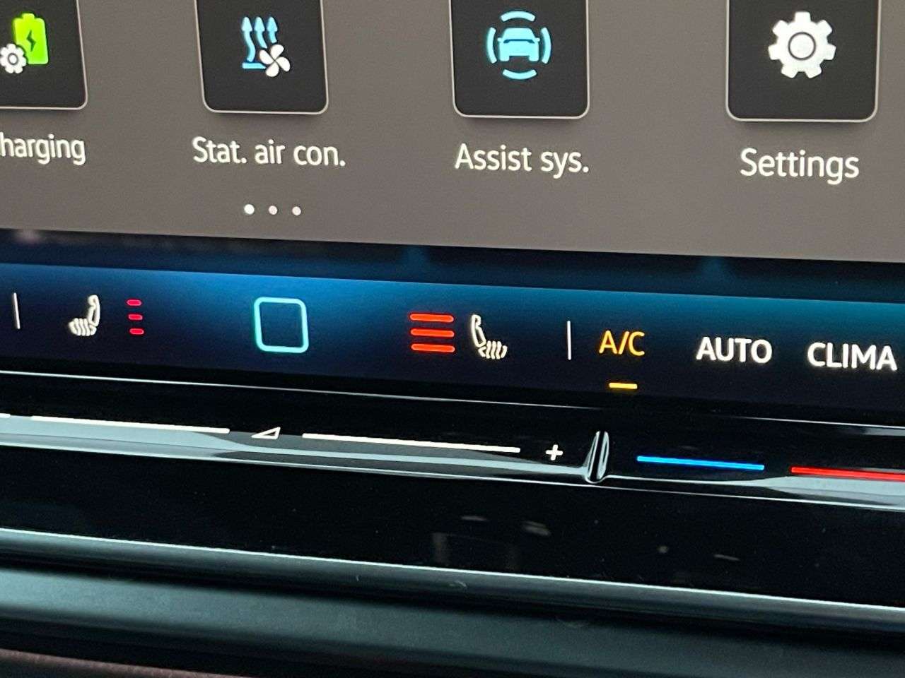 A 2024 VOLKSWAGEN ID.4 Pro 77kWh Match SUV 5dr Electric Auto (286 ps) A 2024 VOLKSWAGEN ID.4 Pro 77kWh Match SUV 5dr Electric Auto (286 ps)