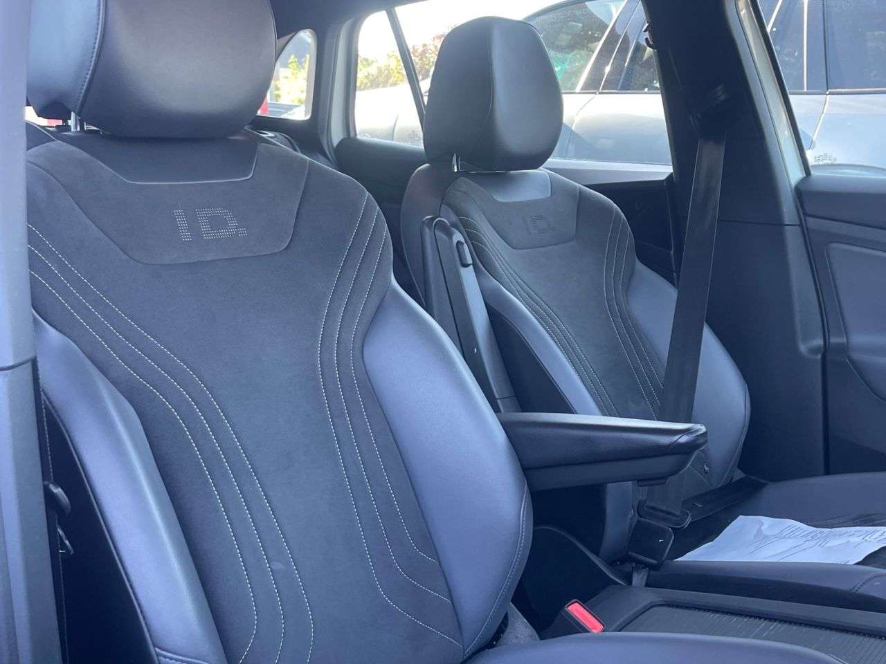 A 2022 VOLKSWAGEN ID.4 Pure 52kWh Life SUV 5dr Electric Auto (148 ps) A 2022 VOLKSWAGEN ID.4 Pure 52kWh Life SUV 5dr Electric Auto (148 ps)
