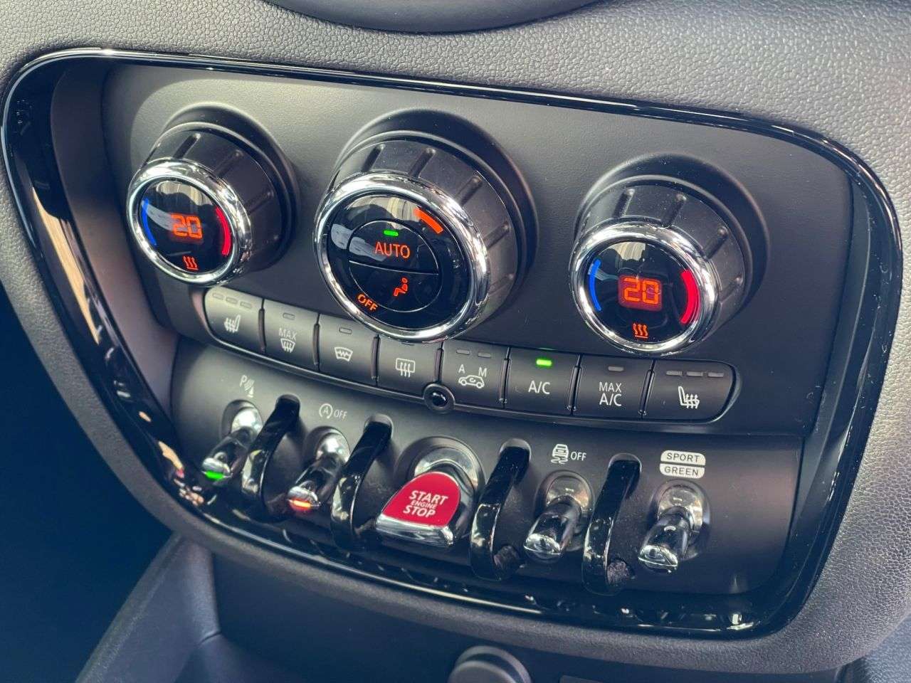 2018 MINI CLUBMAN 2018 MINI CLUBMAN