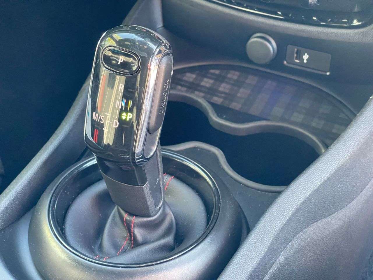 2018 MINI CLUBMAN 2018 MINI CLUBMAN