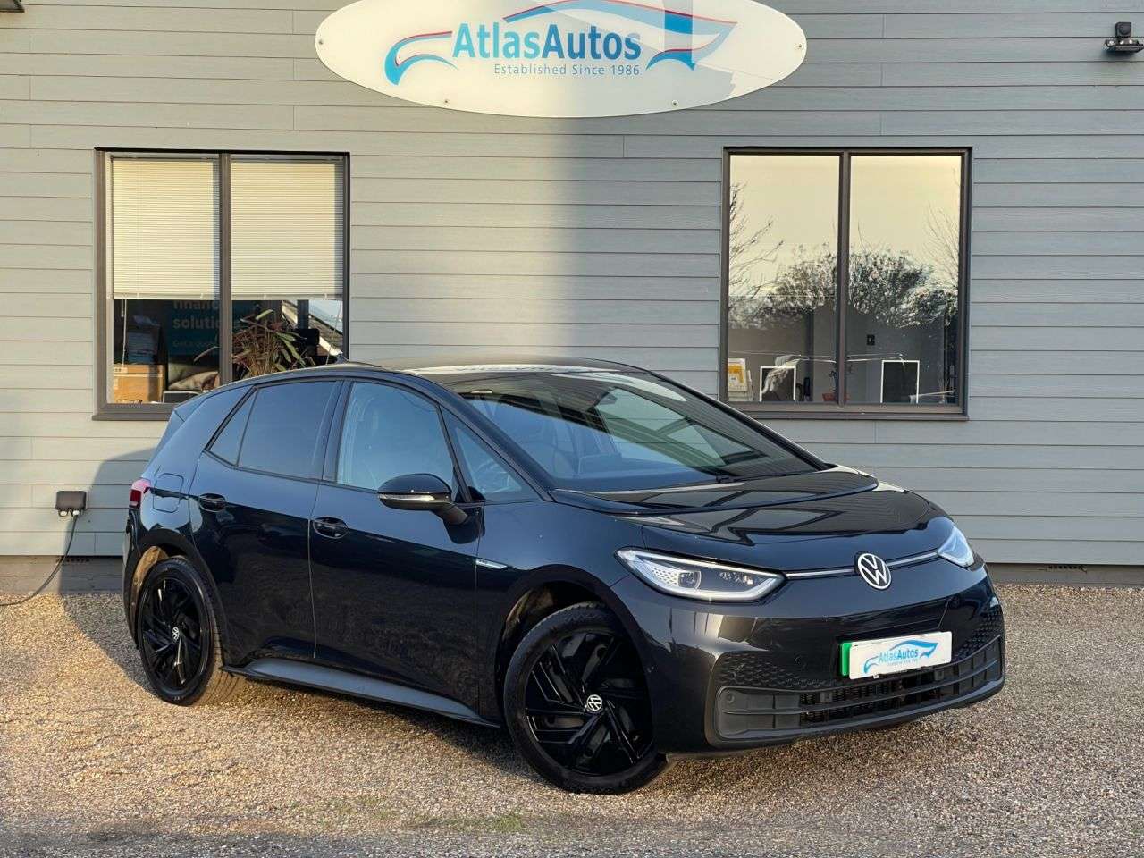 A 2022 VOLKSWAGEN ID.3 Pro Performance 58kWh Family Hatchback 5dr Electric Auto (204 ps) REAR CAME A 2022 VOLKSWAGEN ID.3 Pro Performance 58kWh Family Hatchback 5dr Electric Auto (204 ps) REAR CAME