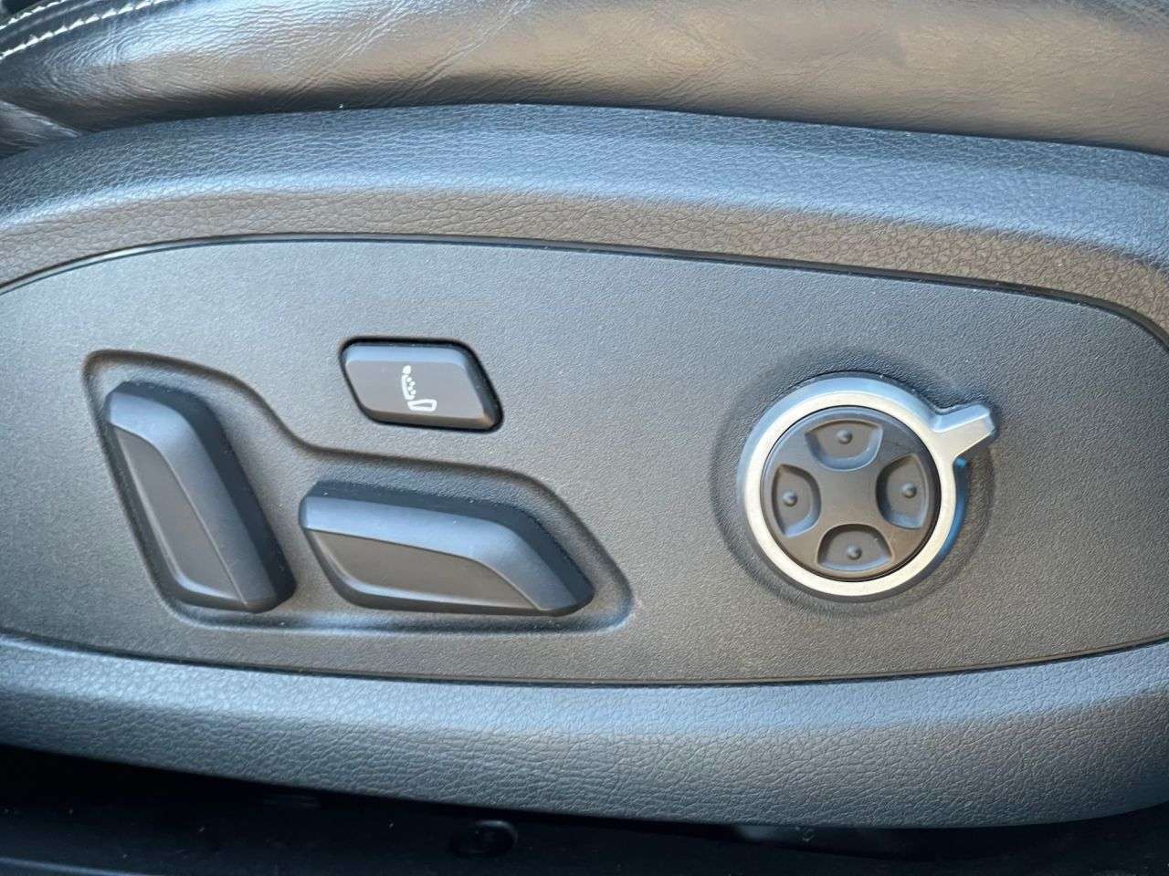 A 2020 AUDI RS4 AVANT 2.9 TFSI V6 Carbon Black Estate 5dr Petrol Tiptronic quattro Euro 6 (s/s) ( A 2020 AUDI RS4 AVANT 2.9 TFSI V6 Carbon Black Estate 5dr Petrol Tiptronic quattro Euro 6 (s/s) (