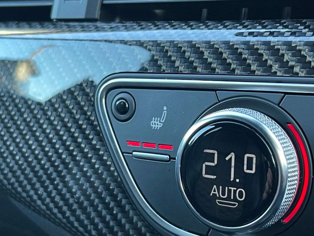 A 2020 AUDI RS4 AVANT 2.9 TFSI V6 Carbon Black Estate 5dr Petrol Tiptronic quattro Euro 6 (s/s) ( A 2020 AUDI RS4 AVANT 2.9 TFSI V6 Carbon Black Estate 5dr Petrol Tiptronic quattro Euro 6 (s/s) (