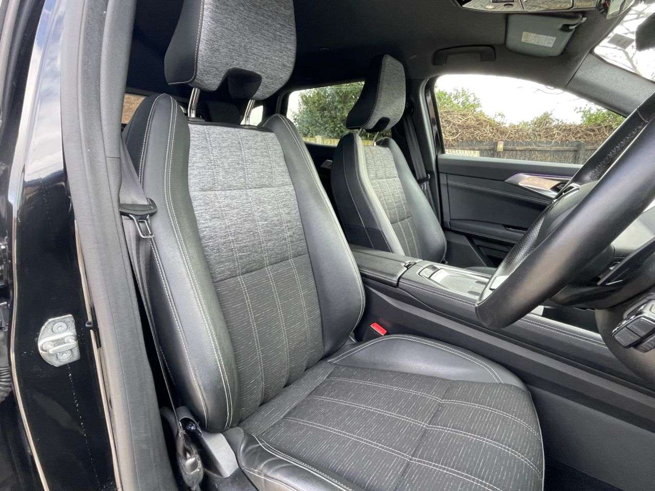 A 2023 RENAULT AUSTRAL 1.2 E-TECH techno SUV 5dr Petrol Hybrid Auto Euro 6 (s/s) (200 ps) APPLE CA A 2023 RENAULT AUSTRAL 1.2 E-TECH techno SUV 5dr Petrol Hybrid Auto Euro 6 (s/s) (200 ps) APPLE CA