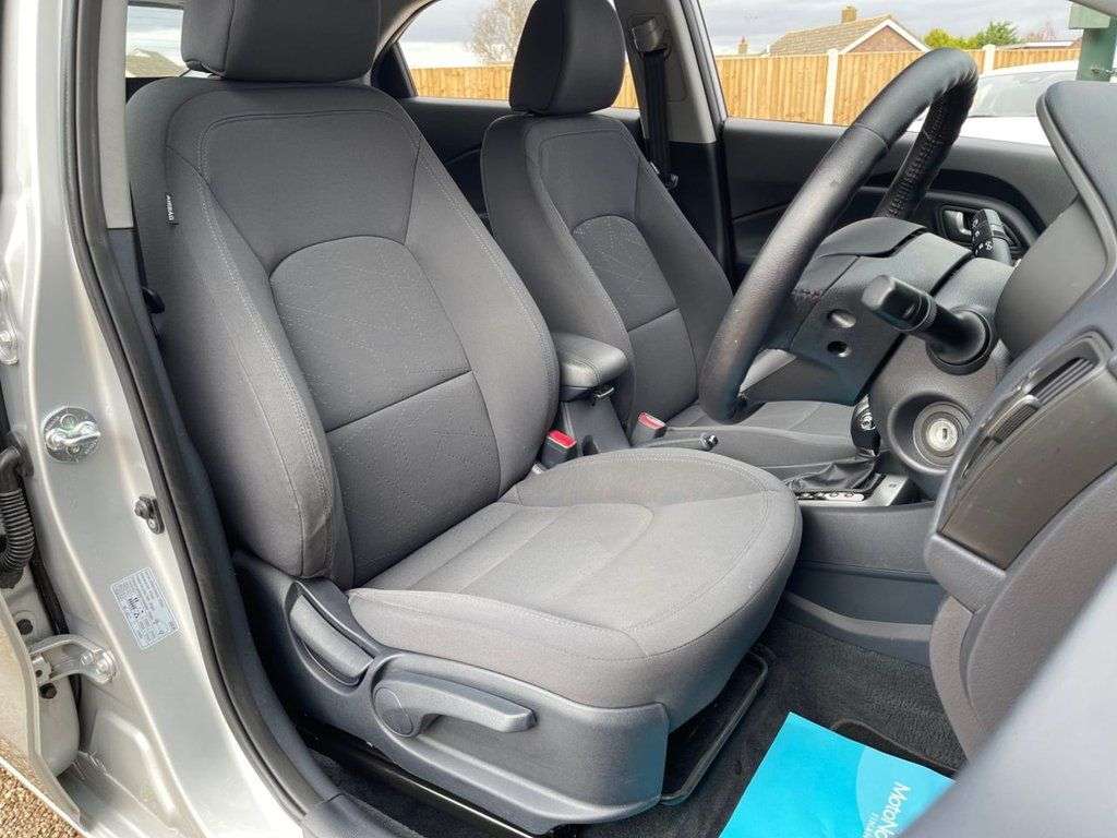 A 2013 KIA RIO 2 A 2013 KIA RIO 2