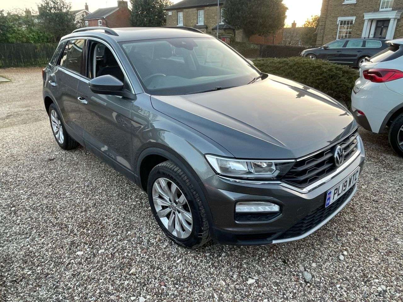 A 2019 VOLKSWAGEN T-ROC 1.6 TDI SE SUV 5dr Diesel Manual Euro 6 (s/s) (115 ps) APPLE CAR PLAY, CRUI A 2019 VOLKSWAGEN T-ROC 1.6 TDI SE SUV 5dr Diesel Manual Euro 6 (s/s) (115 ps) APPLE CAR PLAY, CRUI