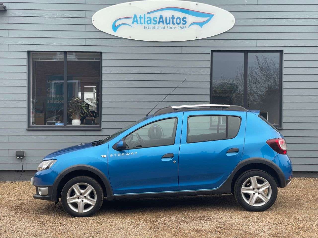 A 2016 DACIA SANDERO STEPWAY 0.9 TCe Laureate Hatchback 5dr Petrol Manual Euro 6 (s/s) (90 ps) A 2016 DACIA SANDERO STEPWAY 0.9 TCe Laureate Hatchback 5dr Petrol Manual Euro 6 (s/s) (90 ps)