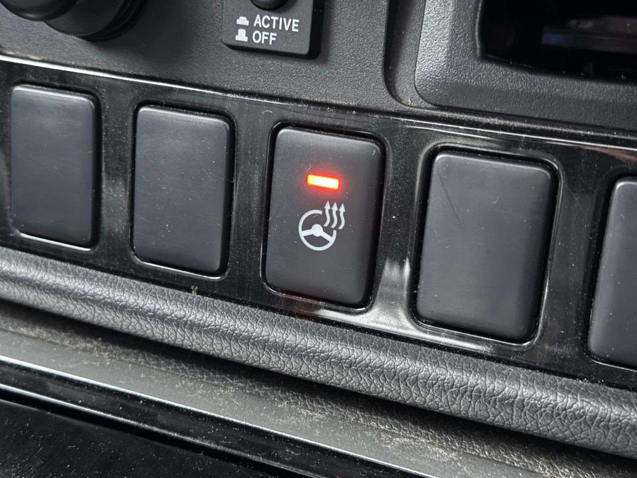 A 2016 MITSUBISHI OUTLANDER 2.0h 12kWh GX4h SUV 5dr Petrol Plug-in Hybrid CVT 4WD Euro 6 (s/s) (200 ps) A 2016 MITSUBISHI OUTLANDER 2.0h 12kWh GX4h SUV 5dr Petrol Plug-in Hybrid CVT 4WD Euro 6 (s/s) (200 ps)