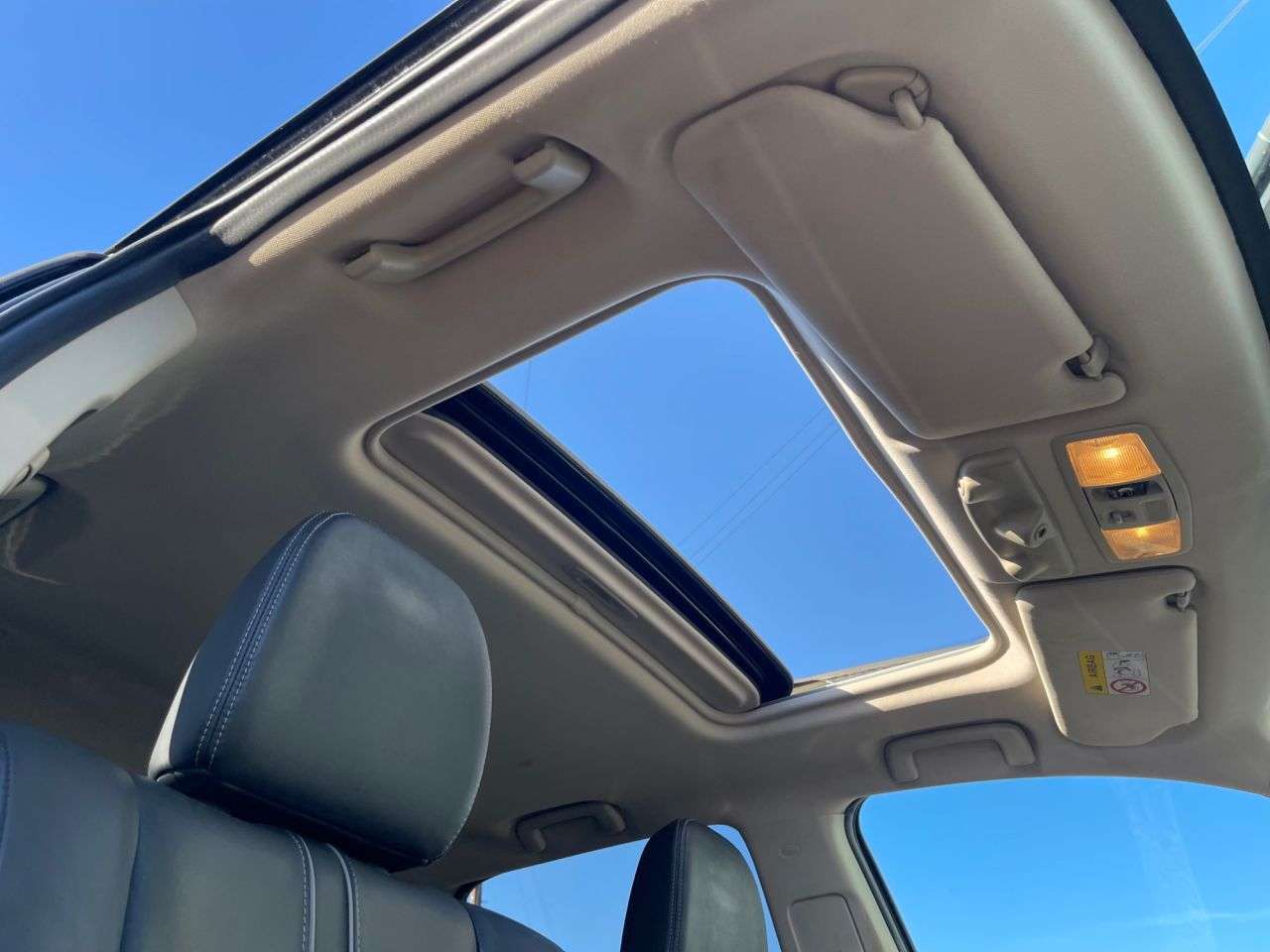 A 2016 MITSUBISHI OUTLANDER 2.0h 12kWh GX4h SUV 5dr Petrol Plug-in Hybrid CVT 4WD Euro 6 (s/s) (200 ps) A 2016 MITSUBISHI OUTLANDER 2.0h 12kWh GX4h SUV 5dr Petrol Plug-in Hybrid CVT 4WD Euro 6 (s/s) (200 ps)