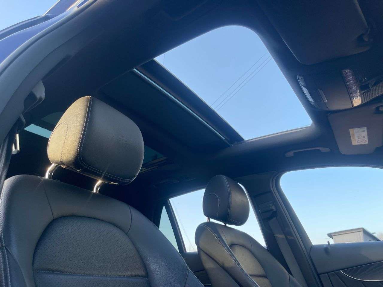 A 2018 MERCEDES-BENZ GLC 2.1 GLC250d AMG Line (Premium Plus) SUV 5dr Diesel G-Tronic 4MATIC Euro 6 ( A 2018 MERCEDES-BENZ GLC 2.1 GLC250d AMG Line (Premium Plus) SUV 5dr Diesel G-Tronic 4MATIC Euro 6 (