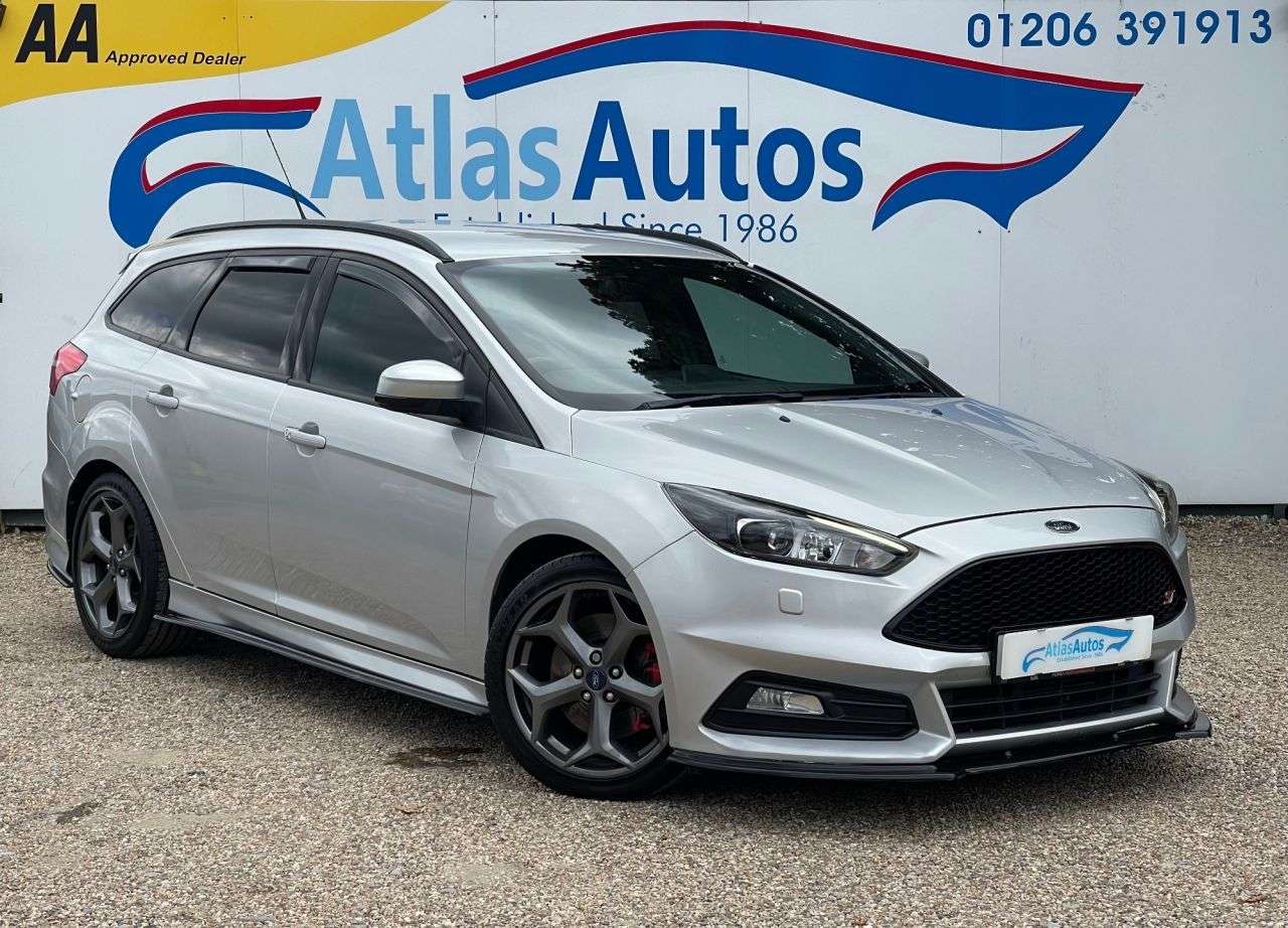 A 2016 FORD FOCUS 2.0 TDCi ST-3 Estate 5dr Diesel Manual Euro 6 (s/s) (185 ps) FSH inc 9 Stam A 2016 FORD FOCUS 2.0 TDCi ST-3 Estate 5dr Diesel Manual Euro 6 (s/s) (185 ps) FSH inc 9 Stam