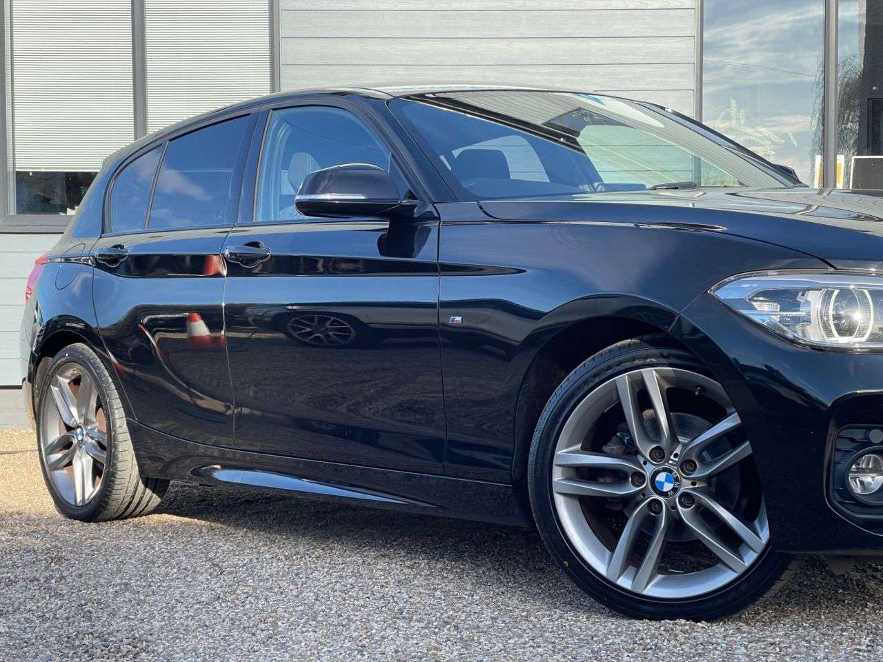 2017 BMW 1 SERIES 2017 BMW 1 SERIES