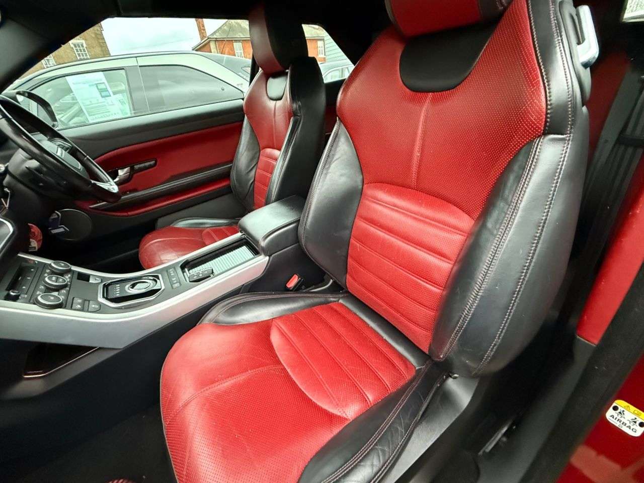 A 2016 LAND ROVER RANGE ROVER EVOQUE 2.0 TD4 HSE Dynamic Convertible 2dr Diesel Auto 4WD Euro 6 (s/s) (180 ps) A 2016 LAND ROVER RANGE ROVER EVOQUE 2.0 TD4 HSE Dynamic Convertible 2dr Diesel Auto 4WD Euro 6 (s/s) (180 ps)