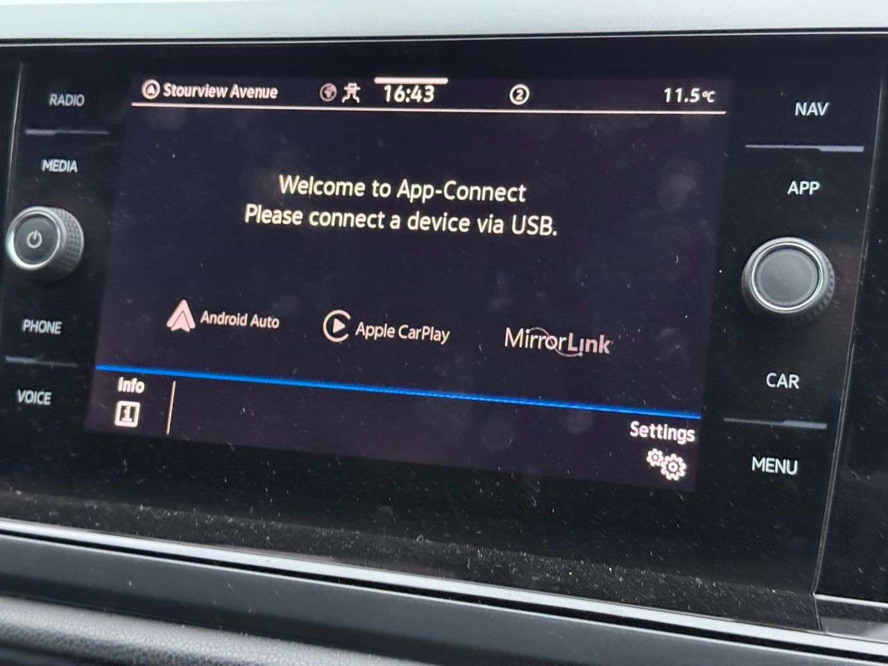 A 2022 VOLKSWAGEN POLO 1.0 TSI R-Line Hatchback 5dr Petrol DSG Euro 6 (s/s) (95 ps) A 2022 VOLKSWAGEN POLO 1.0 TSI R-Line Hatchback 5dr Petrol DSG Euro 6 (s/s) (95 ps)