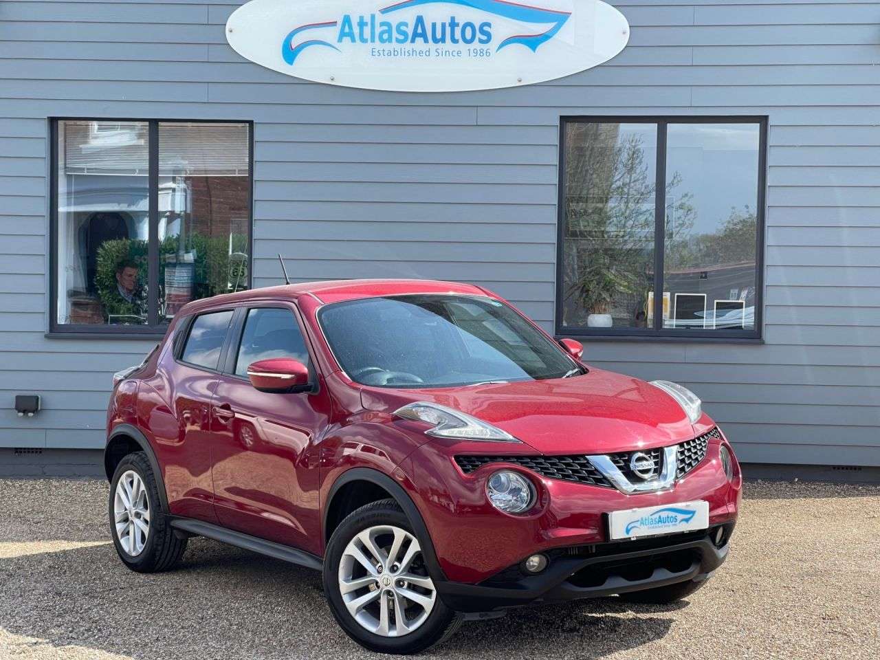 A 2017 NISSAN JUKE 1.2 DIG-T N-Connecta SUV 5dr Petrol Manual Euro 6 (s/s) (115 ps) REAR CAMER A 2017 NISSAN JUKE 1.2 DIG-T N-Connecta SUV 5dr Petrol Manual Euro 6 (s/s) (115 ps) REAR CAMER