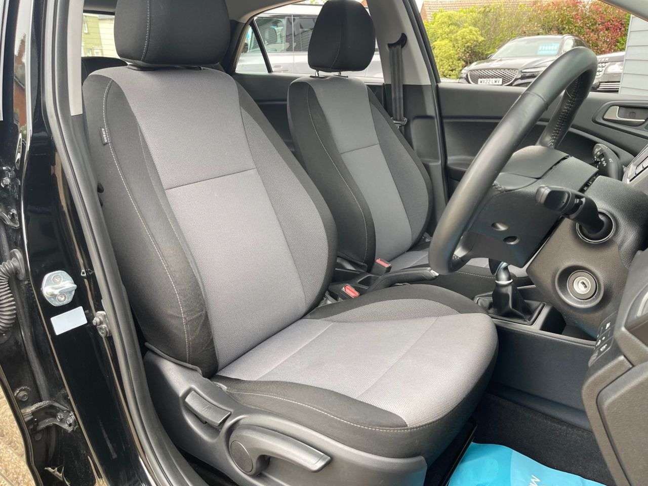 A 2017 HYUNDAI I20 1.0 T-GDi SE Hatchback 5dr Petrol Manual Euro 6 (100 ps) AIR CON, CRUISE, R A 2017 HYUNDAI I20 1.0 T-GDi SE Hatchback 5dr Petrol Manual Euro 6 (100 ps) AIR CON, CRUISE, R