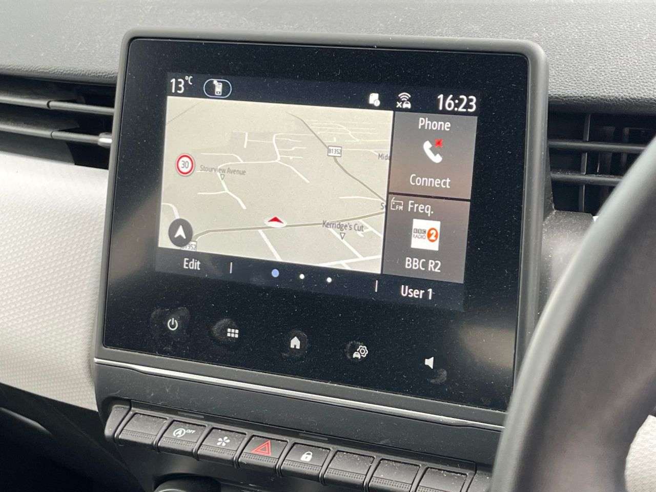 A 2023 RENAULT CLIO 1.0 TCe Techno Hatchback 5dr Petrol Manual Euro 6 (s/s) (90 ps) PART LEATHE A 2023 RENAULT CLIO 1.0 TCe Techno Hatchback 5dr Petrol Manual Euro 6 (s/s) (90 ps) PART LEATHE