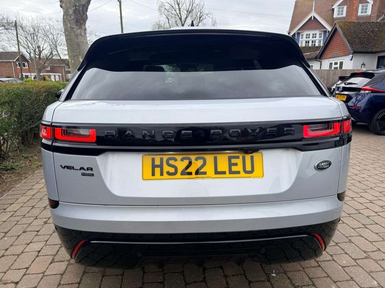 A 2022 LAND ROVER RANGE ROVER VELAR 2.0 P400e 17.1kWh R-Dynamic SE SUV 5dr Petrol Plug-in Hybrid Auto 4WD Euro A 2022 LAND ROVER RANGE ROVER VELAR 2.0 P400e 17.1kWh R-Dynamic SE SUV 5dr Petrol Plug-in Hybrid Auto 4WD Euro