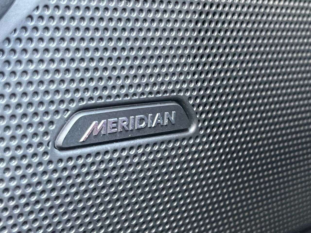 A 2022 LAND ROVER RANGE ROVER VELAR 2.0 P400e 17.1kWh R-Dynamic SE SUV 5dr Petrol Plug-in Hybrid Auto 4WD Euro A 2022 LAND ROVER RANGE ROVER VELAR 2.0 P400e 17.1kWh R-Dynamic SE SUV 5dr Petrol Plug-in Hybrid Auto 4WD Euro