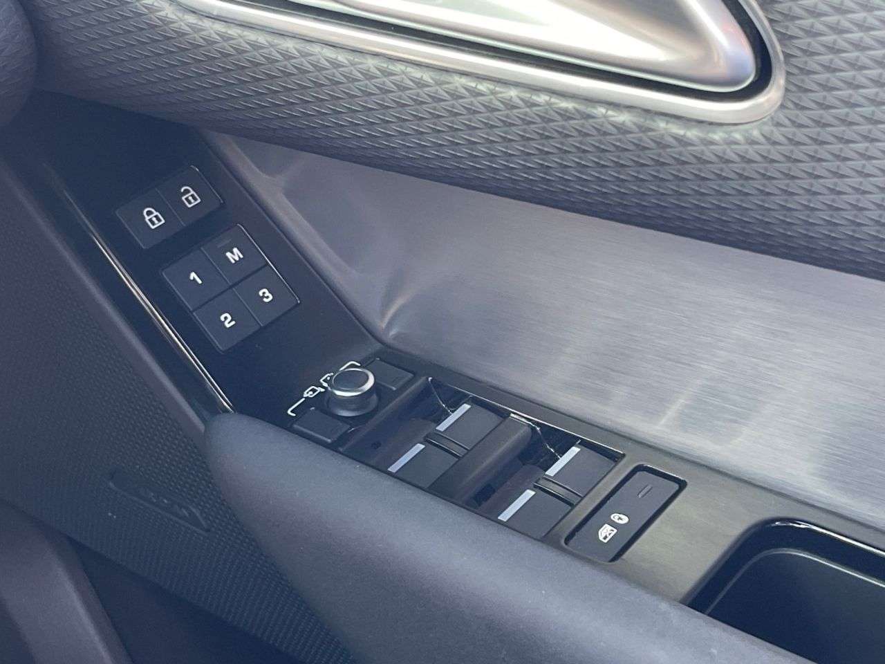 2022 LAND ROVER RANGE ROVER VELAR 2022 LAND ROVER RANGE ROVER VELAR