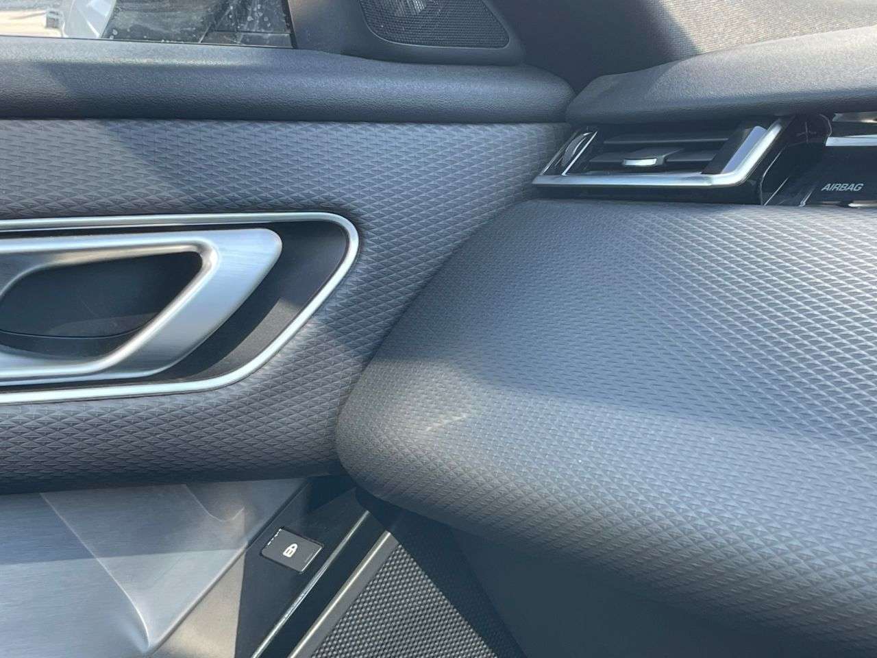 2022 LAND ROVER RANGE ROVER VELAR 2022 LAND ROVER RANGE ROVER VELAR