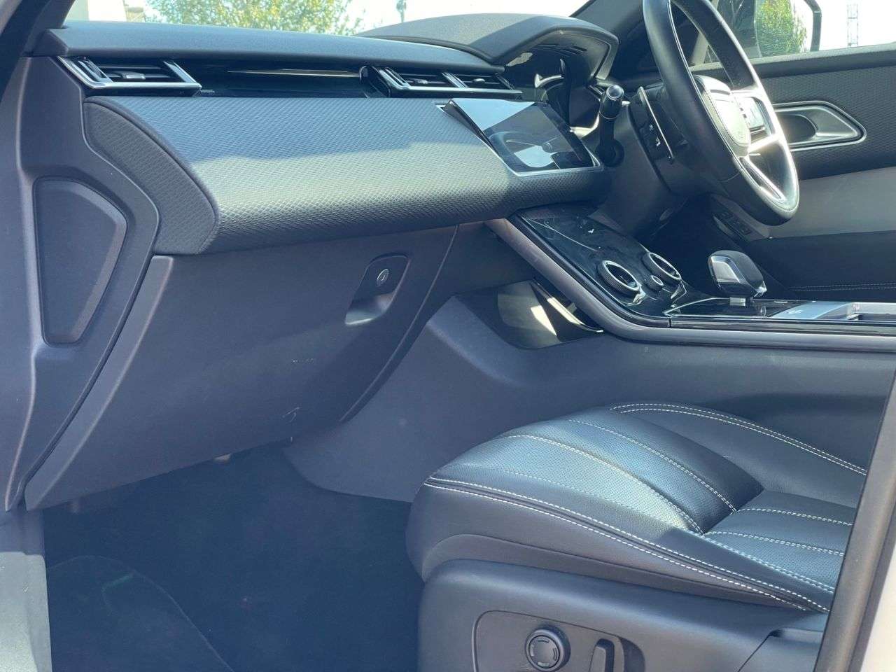 2022 LAND ROVER RANGE ROVER VELAR 2022 LAND ROVER RANGE ROVER VELAR