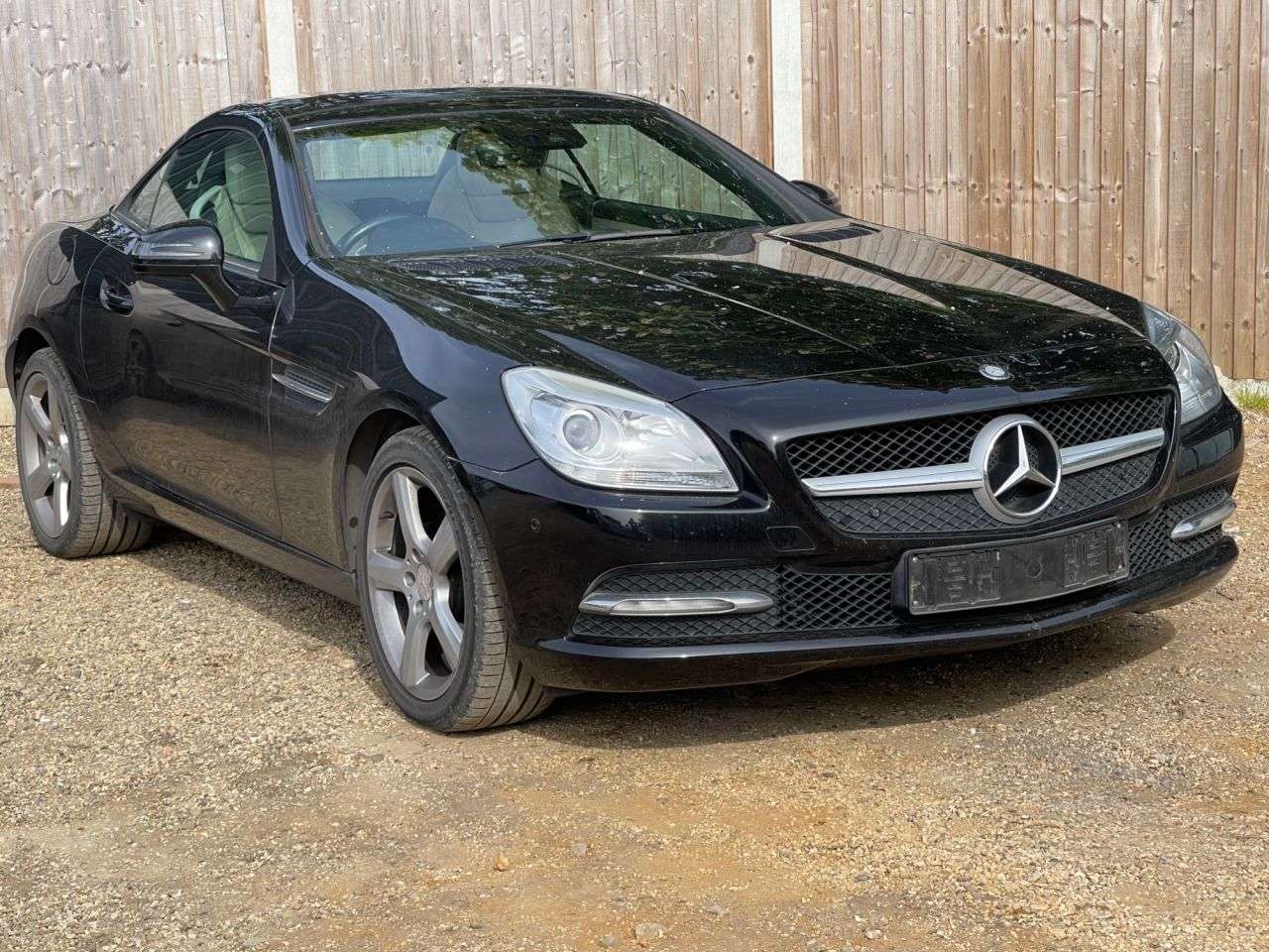 A 2011 MERCEDES-BENZ SLK 1.8 SLK200 BlueEfficiency Convertible 2dr Petrol Manual Euro 5 (s/s) (184 p A 2011 MERCEDES-BENZ SLK 1.8 SLK200 BlueEfficiency Convertible 2dr Petrol Manual Euro 5 (s/s) (184 p