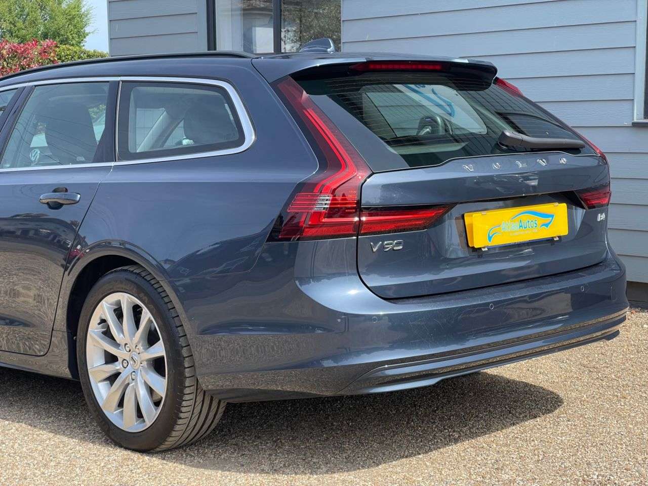 2021 VOLVO V90 2021 VOLVO V90