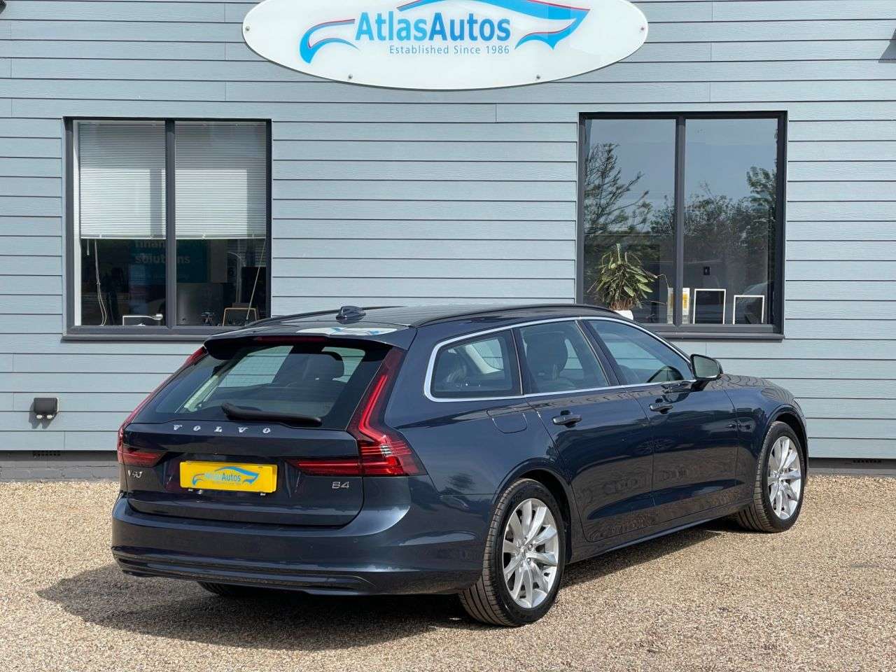 2021 VOLVO V90 2021 VOLVO V90