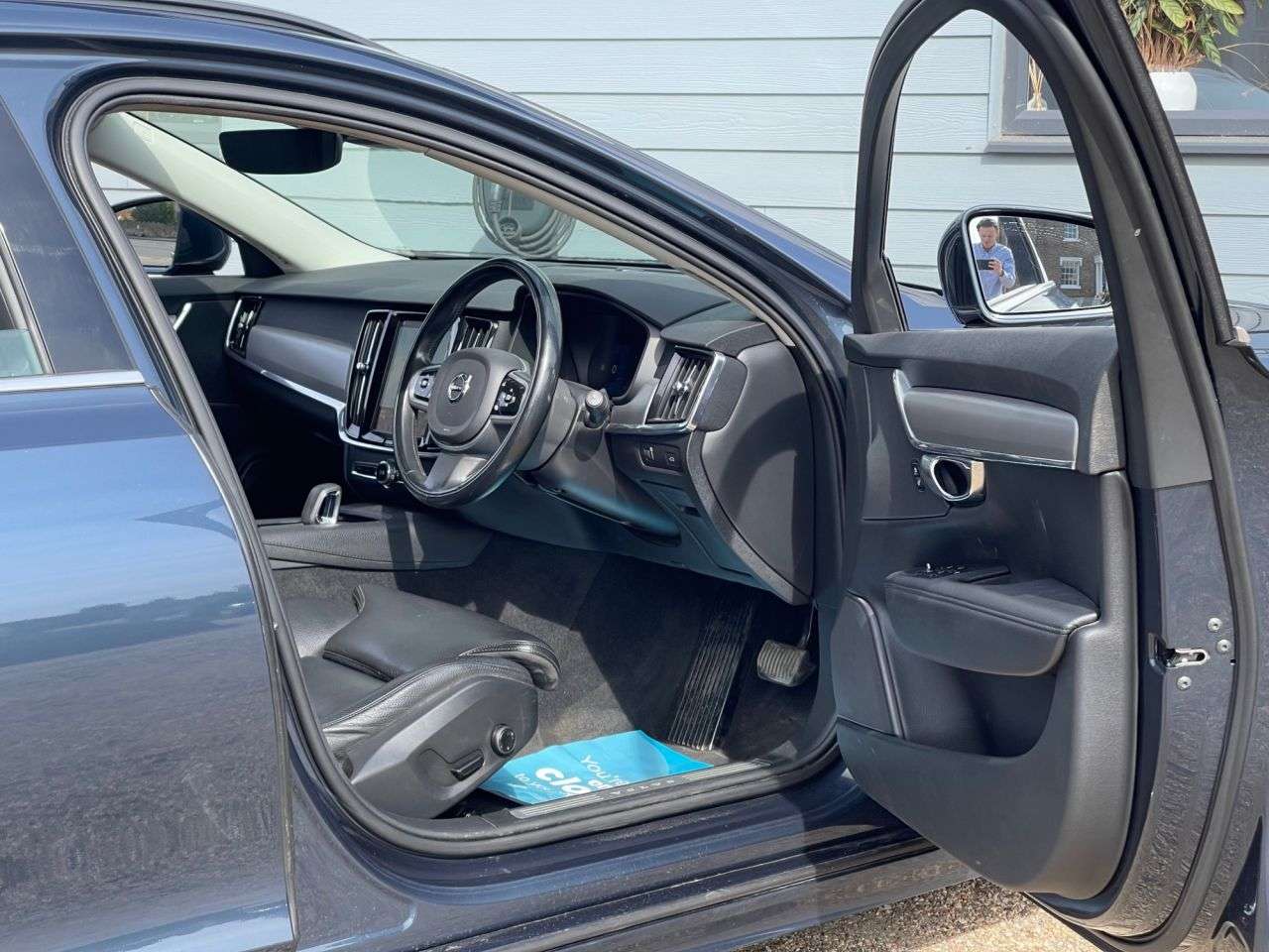 2021 VOLVO V90 2021 VOLVO V90