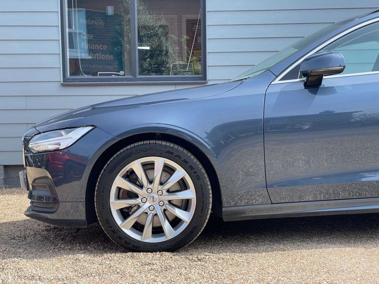 2021 VOLVO V90 2021 VOLVO V90