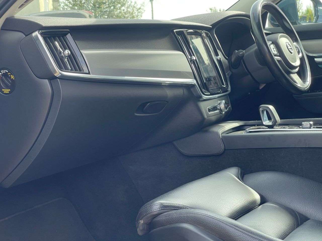 2021 VOLVO V90 2021 VOLVO V90