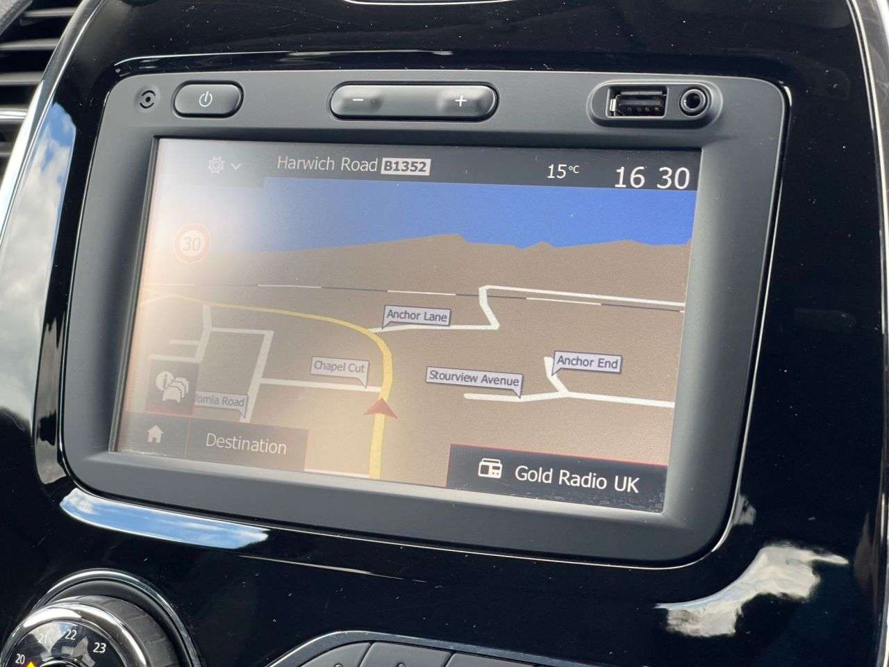 A 2017 RENAULT CAPTUR 1.5 dCi ENERGY Dynamique S Nav SUV 5dr Diesel Manual Euro 6 (s/s) (110 ps) A 2017 RENAULT CAPTUR 1.5 dCi ENERGY Dynamique S Nav SUV 5dr Diesel Manual Euro 6 (s/s) (110 ps)