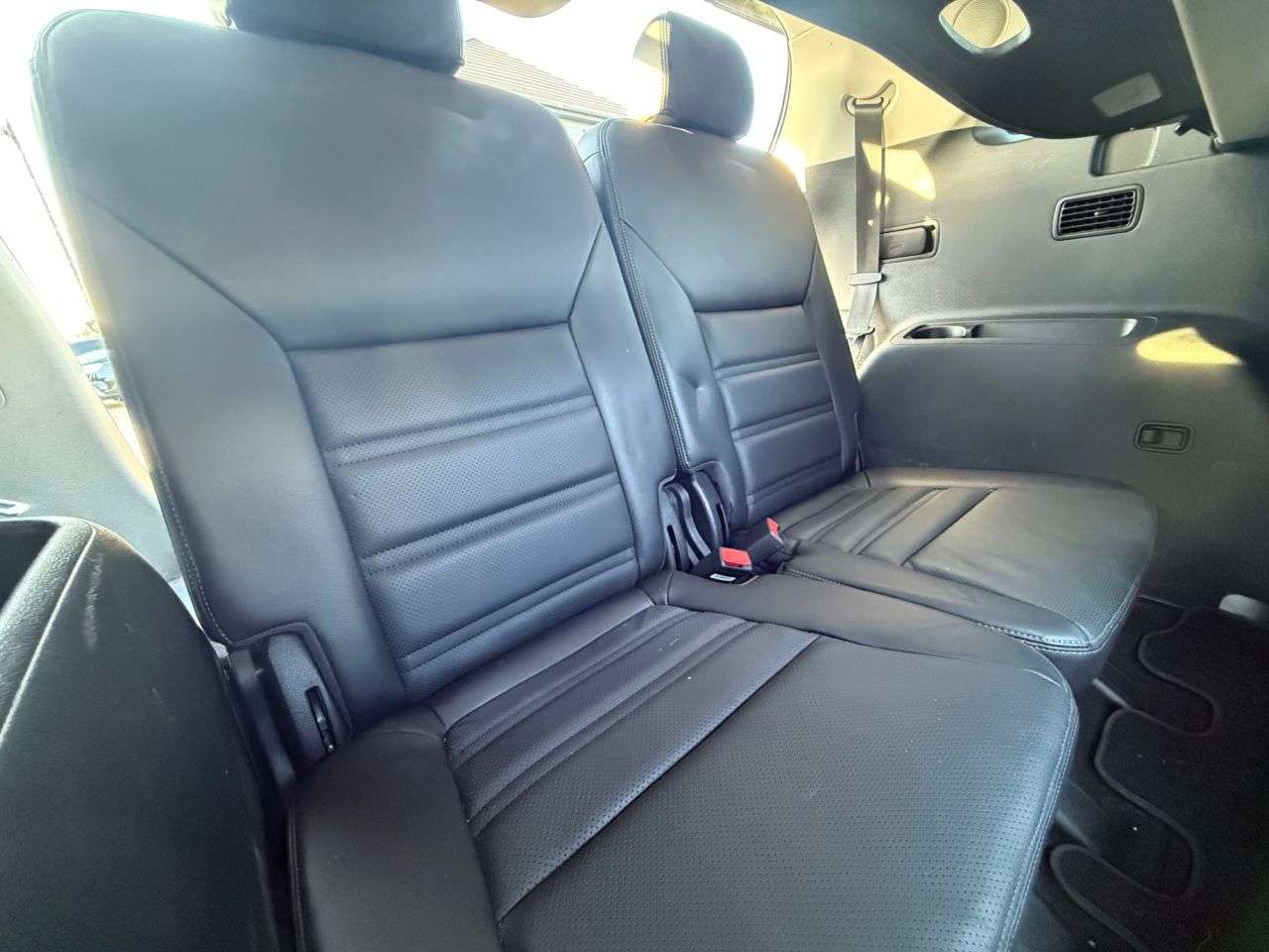 A 2015 KIA SORENTO 2.2 CRDi KX-4 SUV 5dr Diesel Auto AWD Euro 6 (197 bhp) A 2015 KIA SORENTO 2.2 CRDi KX-4 SUV 5dr Diesel Auto AWD Euro 6 (197 bhp)