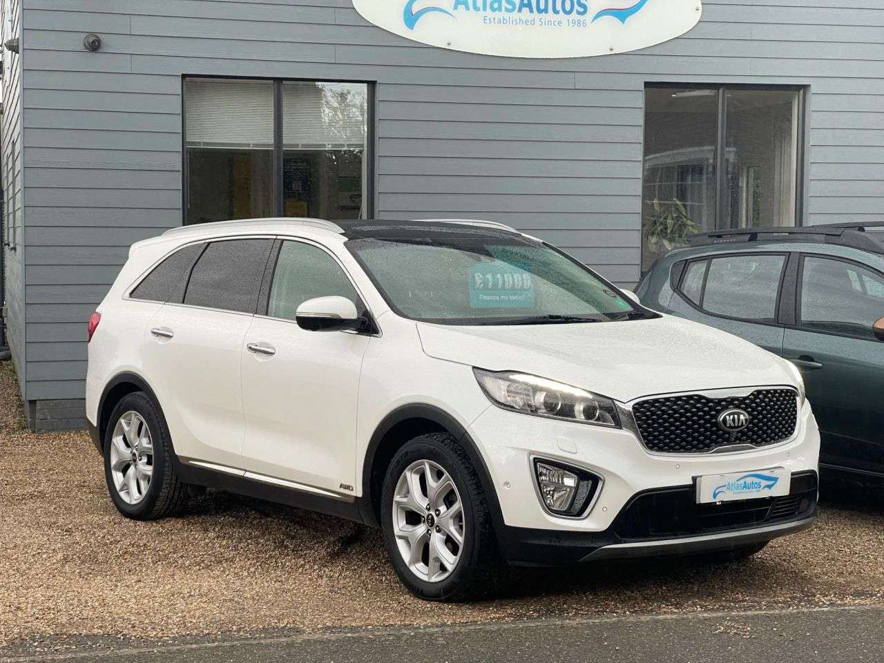 A 2015 KIA SORENTO 2.2 CRDi KX-4 SUV 5dr Diesel Auto AWD Euro 6 (197 bhp) A 2015 KIA SORENTO 2.2 CRDi KX-4 SUV 5dr Diesel Auto AWD Euro 6 (197 bhp)