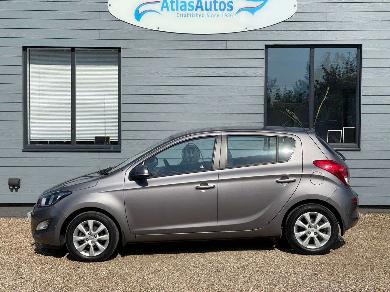 A 2014 HYUNDAI I20 1.4 Active Hatchback 5dr Petrol Auto Euro 5 (100 ps) REAR PARK SENSORS, AIR A 2014 HYUNDAI I20 1.4 Active Hatchback 5dr Petrol Auto Euro 5 (100 ps) REAR PARK SENSORS, AIR