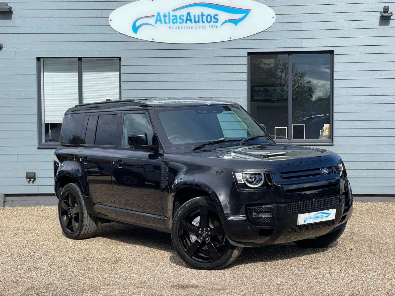 A 2024 LAND ROVER DEFENDER 3.0 D300 MHEV X-Dynamic HSE Hard Top SUV 5dr Diesel Auto 4WD MWB Euro 6 (s/ A 2024 LAND ROVER DEFENDER 3.0 D300 MHEV X-Dynamic HSE Hard Top SUV 5dr Diesel Auto 4WD MWB Euro 6 (s/