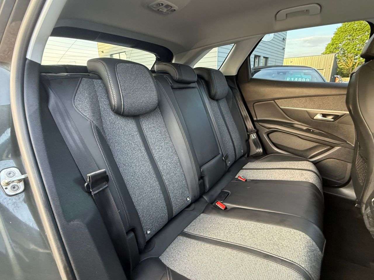 2017 PEUGEOT 3008 2017 PEUGEOT 3008