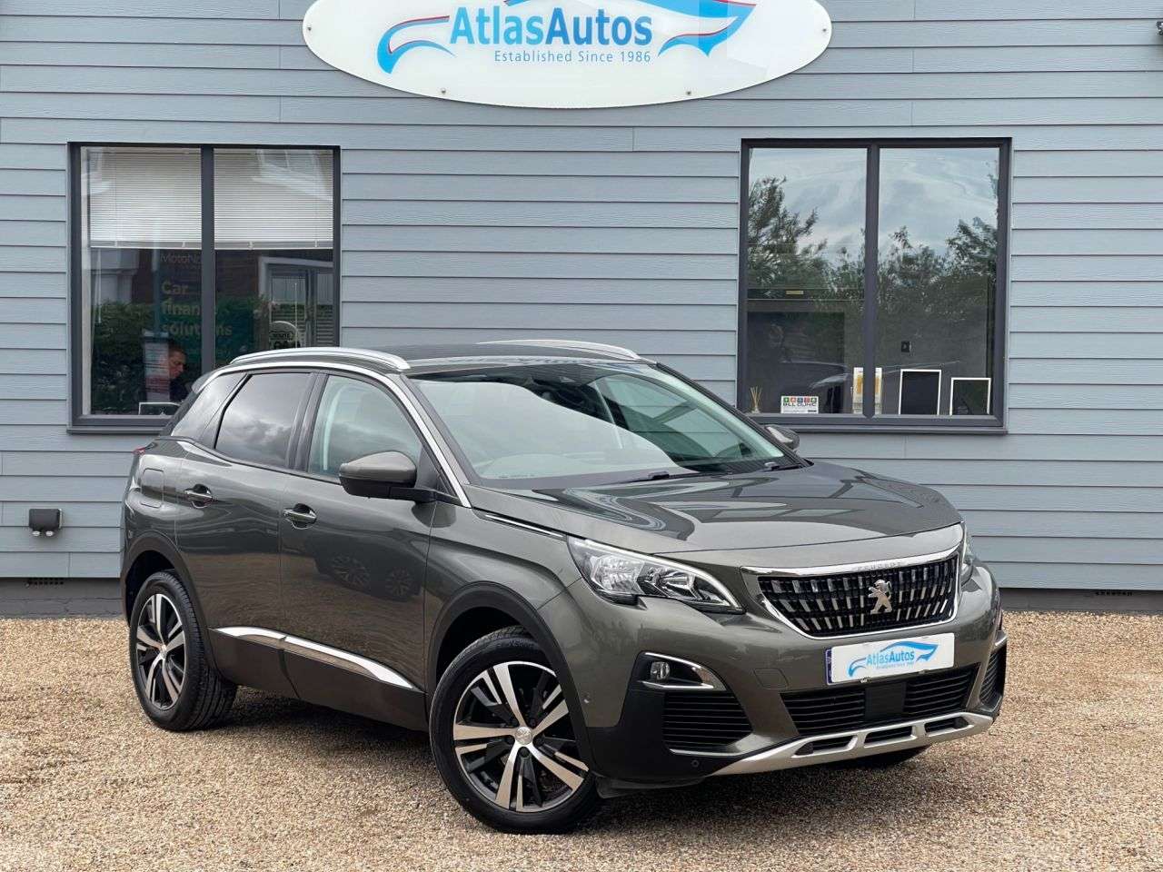A 2017 PEUGEOT 3008 1.2 PureTech Allure SUV 5dr Petrol Manual Euro 6 (s/s) (130 ps) APPLE CAR P A 2017 PEUGEOT 3008 1.2 PureTech Allure SUV 5dr Petrol Manual Euro 6 (s/s) (130 ps) APPLE CAR P